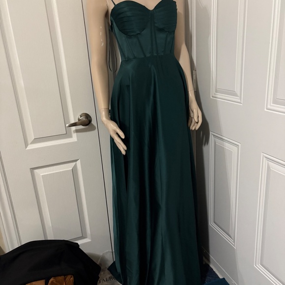 Dress - Picture 2 of 6